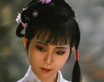 红楼梦中贾母对邢岫烟的婚事是什么样的态度？