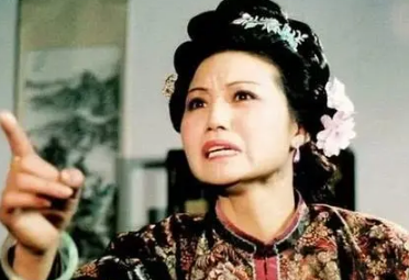 红楼梦中，赵姨娘活得是否委屈？