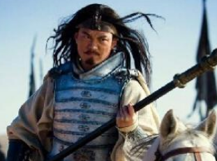 三国时期刘备称帝是在何时？之后又是如何论功行赏的