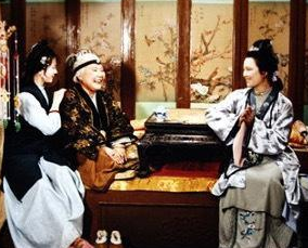 红楼梦中贾母大寿时，王夫人送的是什么贺礼？
