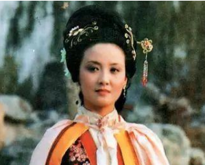 红楼梦中王熙凤害怕贾琏休妻吗？她背后的靠山是谁？