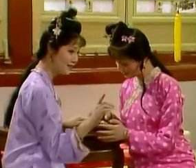 红楼梦中宝钗与贾雨村有过多少次交集?是在何时？