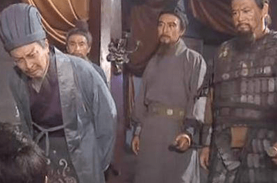 如果丢失街亭的是关张，那么诸葛亮会如何处置？