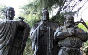 身陷绝境的时候，刘备和曹操是怎么做的？