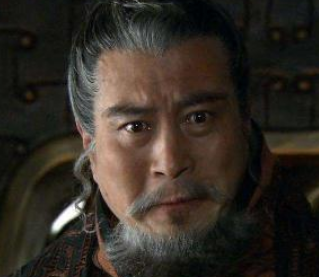 三国时期曹操与袁绍之间的厝有何变化？为何会这样