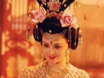 杨贵妃凭借哪三点迷倒唐玄宗？
