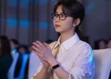 《请叫我总监》是什么题材？改编自哪部小说？