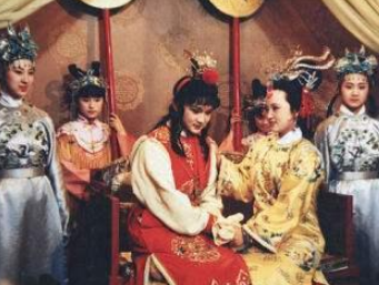 红楼梦重元春进宫封妃，能说明她在后宫的地位吗？