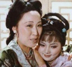 红楼梦中薛姨妈与夏金桂二人的关系如何？