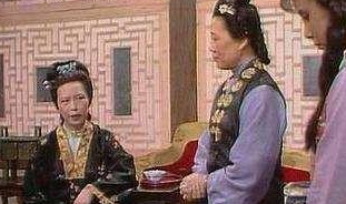 《红楼梦》作为荣国府的大太太，邢夫人为什么要羞辱王夫人？