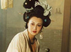 杨玉环备受宠爱，却在安史之乱中成为替罪羊