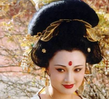 马嵬驿兵变后杨贵妃下场是什么 杨贵妃真的死了吗
