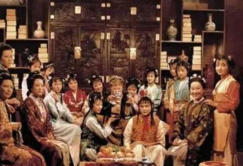 红楼梦中璜大奶奶气势汹汹为侄子讨公道，为何一到宁国府就偃旗息鼓了？