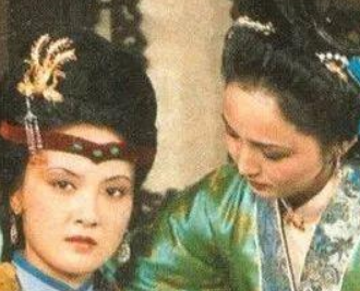 红楼梦中贾琏偷娶尤二姐对王熙凤有何影响？