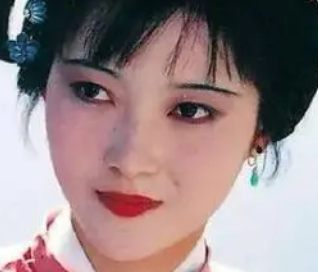 红楼梦中邢岫烟是如何做自己的？
