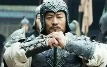 曹操对司马懿一直有戒心，曾经留下4人防止司马懿谋反
