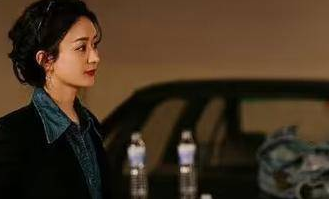 《风吹半夏》童骁骑做了什么事情，导致自己坐牢？