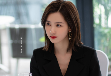 《我们的当打之年》陈都灵首次挑战职场女霸总，她的表现如何？