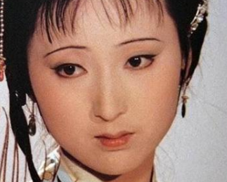 红楼梦中林黛玉常年吃补药最后也无济于事，是为何？