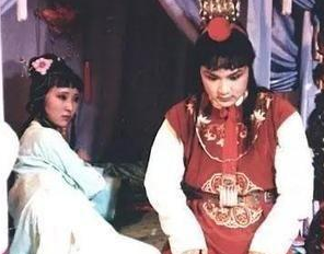 红楼梦中宝黛两个人之间的感情如何？有什么改变？