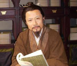 红楼梦中甄士隐家为何会被大火烧毁？与严老爷有何关系？
