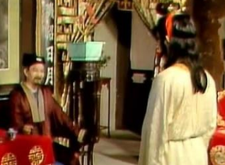 红楼梦中宝玉挨打时，为何会出现一个耳聋婆子？