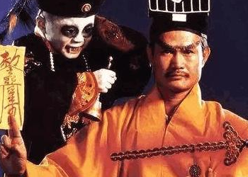 为何影视中的僵尸都穿着清朝的官服呢？