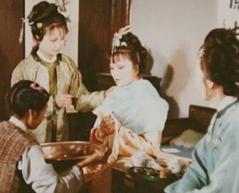 红楼梦中探春改革贾府失败后，是什么表现？