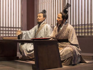 管仲与齐恒公之间有什么恩怨？管仲是如何辅佐他的？