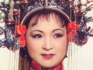 红楼梦中元春被封妃之后，给贾府带来了什么样的影响？