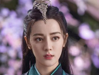 《与君初相识》制作团队实力不容小觑，看阵容收视稳了