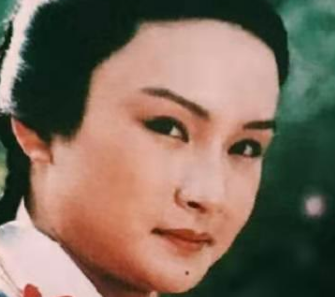 红楼梦中贾宝玉的名字是怎么来的？是他的真名吗