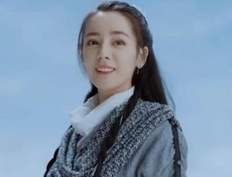 《与君初相识》海报细节曝光，迪丽热巴的造型如何？