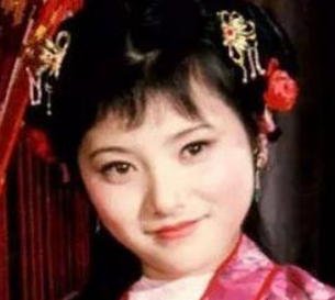 红楼梦雪雁拒绝了前来借衣服的赵姨娘，是因为什么？