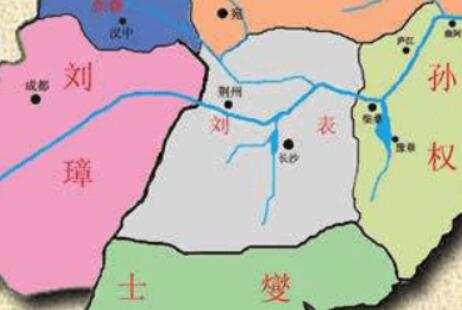 曹操能赢官渡之战，谁的功劳最大呢？