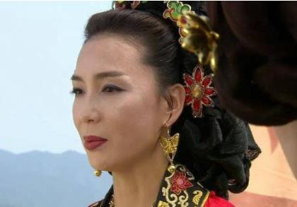 述律平一生传奇，为何晚年被幽禁？