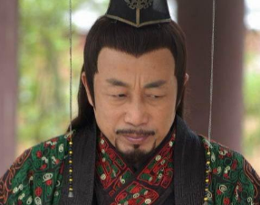 刘彭祖：汉景帝刘启第七子，为人巧佞曾多次残害国相