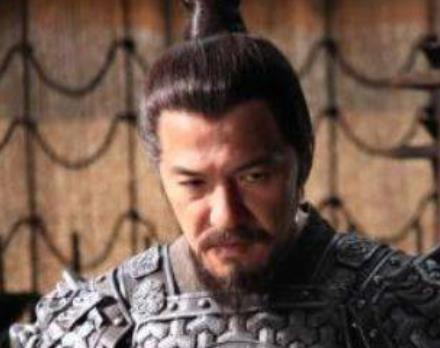 诸葛亮最欣赏的武将，向宠为何不出名？