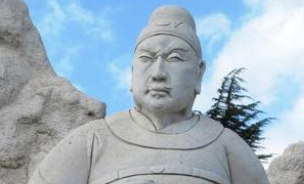 《隆中对》从理论到实践迈出的第一步是什么？