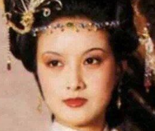红楼梦中黛玉身上有何特点，能让王熙凤那么喜欢她