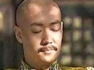 历史上嘉庆帝为何登基后也毫无实权？他真实的死因是什么？