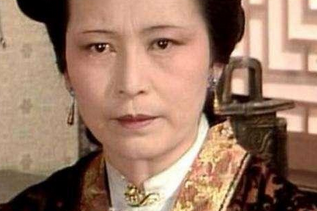 《红楼梦》王夫人清理怡红院，袭人真的是无辜的吗？
