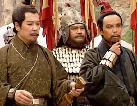 诸葛亮入川要选择人镇守荆州 最后为什么是关羽去镇守荆州
