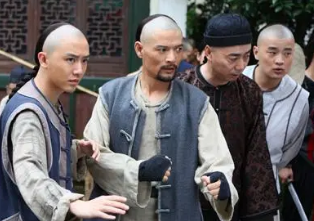 施公案第377回：观书消遣顿悟诗词，报病传医密询底蕴