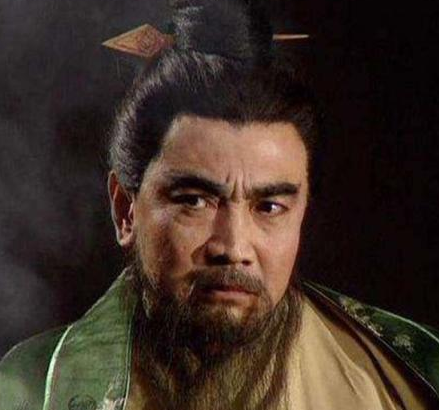 曹操和刘备相比 曹操哪些方面比刘备还要强的
