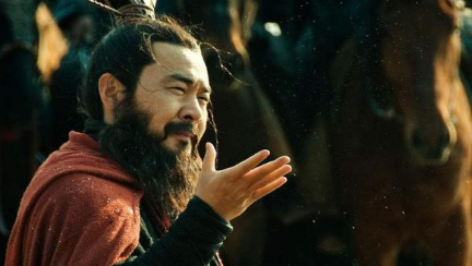 曹操为何敢让大将一起围攻吕布，却不敢围攻张飞？