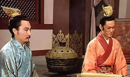 曹魏之所以不出兵东吴，主要是有哪几方面的因素？