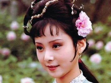 红楼梦中李嬷嬷经常骂袭人，为什么从来不骂晴雯呢？