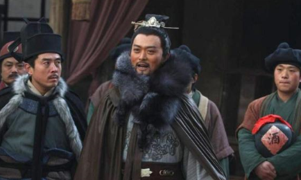 为什么说林冲杀了王伦，相当于断了柴进的财路？