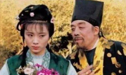 红楼梦中，鸳鸯为什么要拒绝贾赦强纳自己为妾？